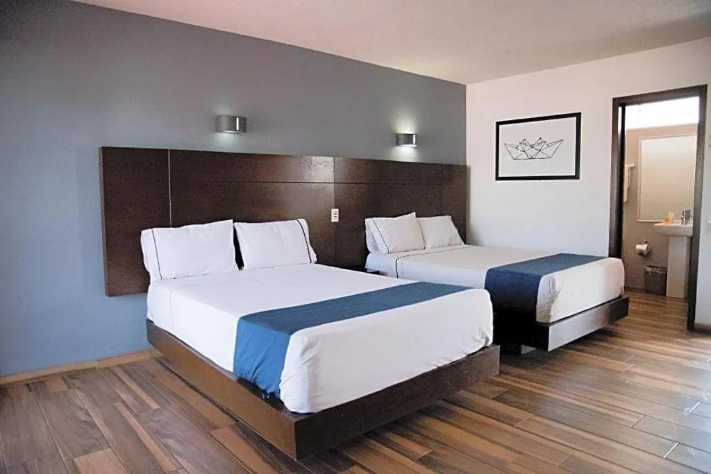 Hotel Portonovo Plaza Expo Zapopan 3*,  Mexico